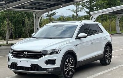 Volkswagen T-Roc I, 2022 год, 1 800 000 рублей, 1 фотография