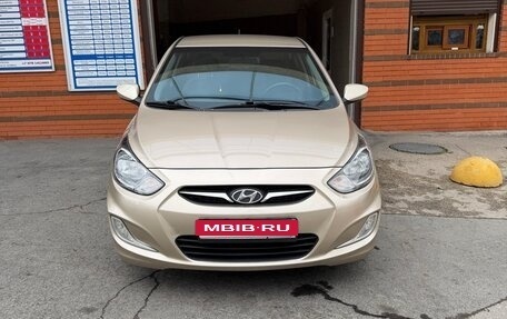 Hyundai Solaris II рестайлинг, 2012 год, 890 000 рублей, 1 фотография