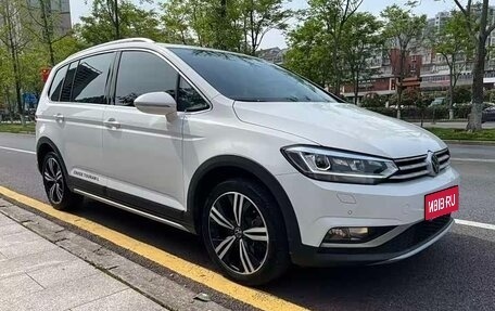 Volkswagen Touran III, 2023 год, 1 558 750 рублей, 1 фотография
