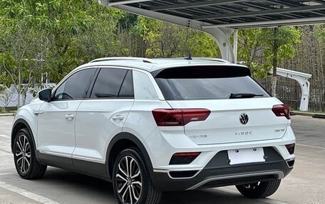 Volkswagen T-Roc I, 2022 год, 1 800 000 рублей, 4 фотография