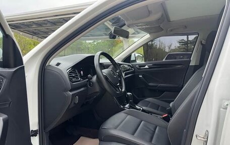 Volkswagen T-Roc I, 2022 год, 1 800 000 рублей, 6 фотография