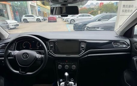 Volkswagen T-Roc I, 2022 год, 1 800 000 рублей, 7 фотография