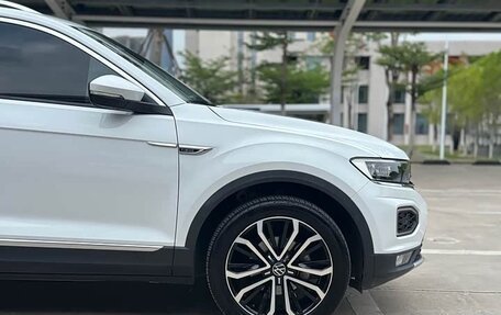 Volkswagen T-Roc I, 2022 год, 1 800 000 рублей, 5 фотография