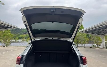 Volkswagen T-Roc I, 2022 год, 1 800 000 рублей, 12 фотография