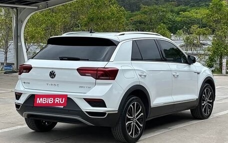 Volkswagen T-Roc I, 2022 год, 1 800 000 рублей, 15 фотография