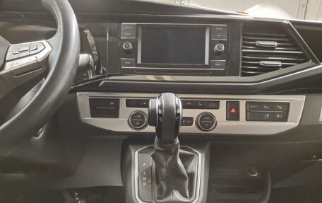 Volkswagen Multivan T6 рестайлинг, 2020 год, 5 500 000 рублей, 19 фотография