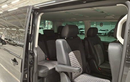Volkswagen Multivan T6 рестайлинг, 2020 год, 5 500 000 рублей, 24 фотография
