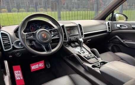 Porsche Cayenne III, 2015 год, 4 990 000 рублей, 7 фотография