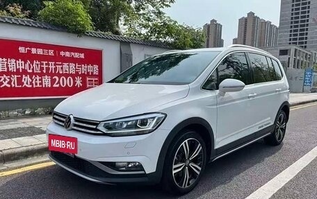 Volkswagen Touran III, 2023 год, 1 558 750 рублей, 3 фотография