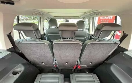 Volkswagen Touran III, 2023 год, 1 558 750 рублей, 22 фотография