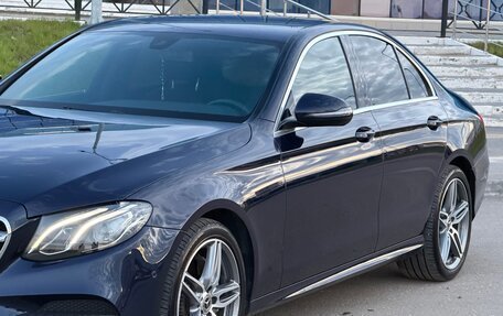 Mercedes-Benz E-Класс, 2018 год, 3 325 000 рублей, 1 фотография