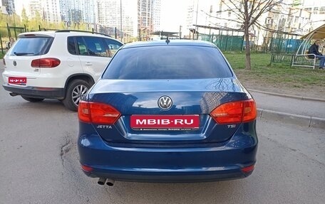 Volkswagen Jetta VI, 2013 год, 950 000 рублей, 1 фотография