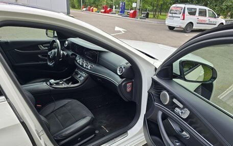 Mercedes-Benz E-Класс, 2017 год, 3 100 000 рублей, 3 фотография