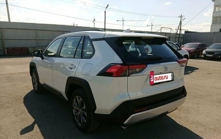 Toyota RAV4, 2024 год, 4 200 000 рублей, 3 фотография