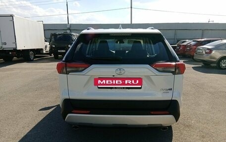 Toyota RAV4, 2024 год, 4 200 000 рублей, 4 фотография