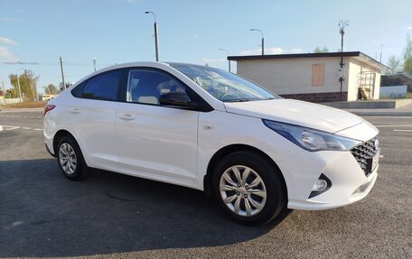 Hyundai Solaris II рестайлинг, 2021 год, 1 800 000 рублей, 2 фотография