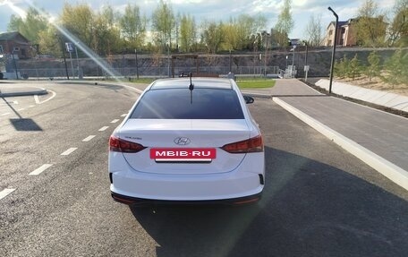 Hyundai Solaris II рестайлинг, 2021 год, 1 800 000 рублей, 4 фотография