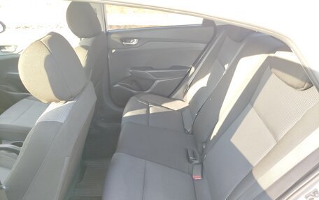 Hyundai Solaris II рестайлинг, 2021 год, 1 800 000 рублей, 10 фотография