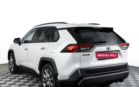 Toyota RAV4, 2022 год, 3 625 000 рублей, 7 фотография
