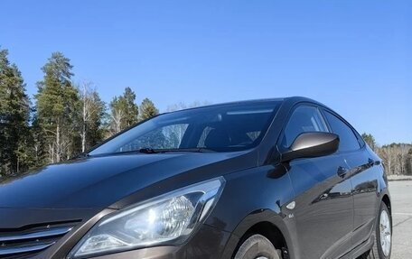 Hyundai Solaris II рестайлинг, 2015 год, 1 030 000 рублей, 3 фотография
