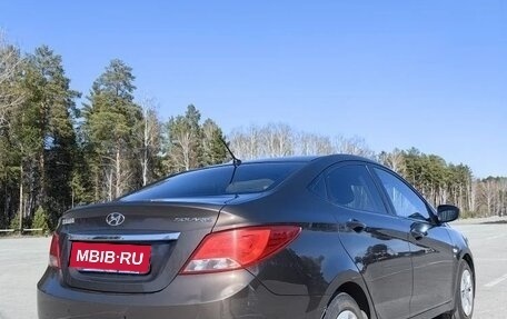 Hyundai Solaris II рестайлинг, 2015 год, 1 030 000 рублей, 4 фотография