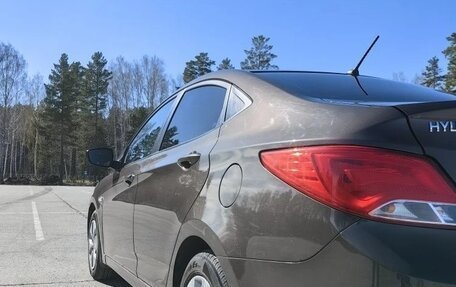 Hyundai Solaris II рестайлинг, 2015 год, 1 030 000 рублей, 5 фотография