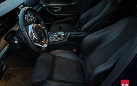 Mercedes-Benz E-Класс, 2018 год, 3 325 000 рублей, 17 фотография
