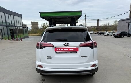 Toyota RAV4, 2018 год, 2 470 000 рублей, 5 фотография