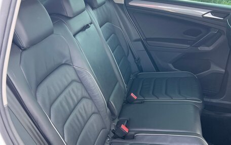 Volkswagen Tiguan II, 2021 год, 2 625 000 рублей, 32 фотография