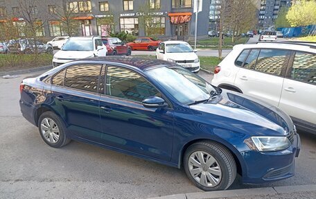 Volkswagen Jetta VI, 2013 год, 950 000 рублей, 3 фотография
