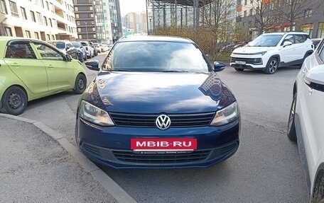 Volkswagen Jetta VI, 2013 год, 950 000 рублей, 2 фотография