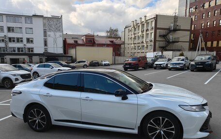 Toyota Camry, 2020 год, 3 000 000 рублей, 4 фотография
