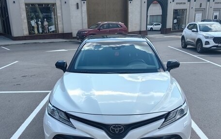 Toyota Camry, 2020 год, 3 000 000 рублей, 2 фотография