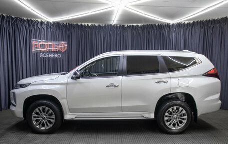 Mitsubishi Pajero Sport III рестайлинг, 2021 год, 3 998 000 рублей, 8 фотография