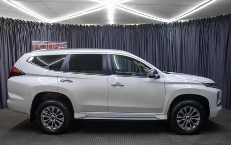 Mitsubishi Pajero Sport III рестайлинг, 2021 год, 3 998 000 рублей, 4 фотография