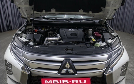 Mitsubishi Pajero Sport III рестайлинг, 2021 год, 3 998 000 рублей, 9 фотография