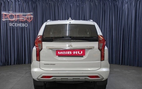 Mitsubishi Pajero Sport III рестайлинг, 2021 год, 3 998 000 рублей, 6 фотография