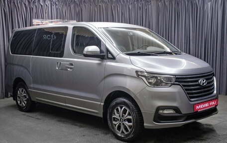 Hyundai Grand Starex Grand Starex I рестайлинг 2, 2019 год, 3 998 000 рублей, 3 фотография