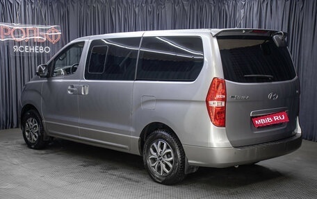 Hyundai Grand Starex Grand Starex I рестайлинг 2, 2019 год, 3 998 000 рублей, 7 фотография