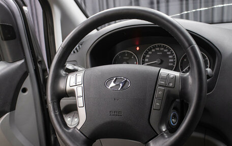 Hyundai Grand Starex Grand Starex I рестайлинг 2, 2019 год, 3 998 000 рублей, 19 фотография