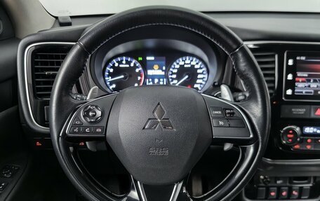 Mitsubishi Outlander III рестайлинг 3, 2018 год, 2 165 000 рублей, 11 фотография