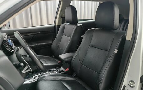 Mitsubishi Outlander III рестайлинг 3, 2018 год, 2 165 000 рублей, 6 фотография