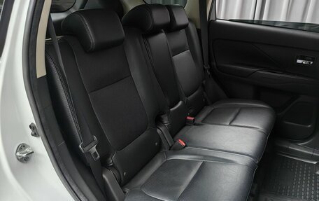 Mitsubishi Outlander III рестайлинг 3, 2018 год, 2 165 000 рублей, 9 фотография