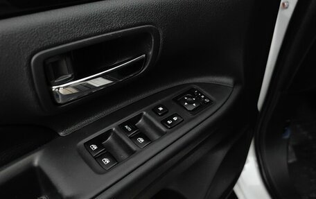 Mitsubishi Outlander III рестайлинг 3, 2018 год, 2 165 000 рублей, 24 фотография