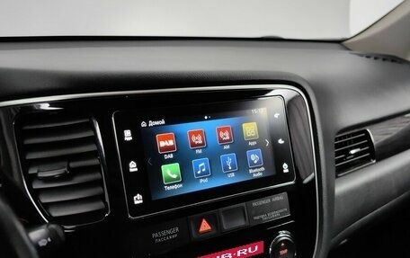 Mitsubishi Outlander III рестайлинг 3, 2018 год, 2 165 000 рублей, 14 фотография