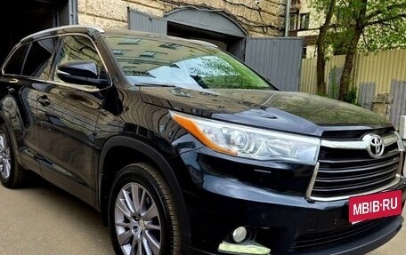Toyota Highlander III, 2014 год, 3 200 000 рублей, 1 фотография