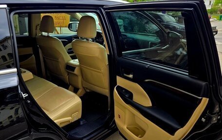 Toyota Highlander III, 2014 год, 3 200 000 рублей, 8 фотография