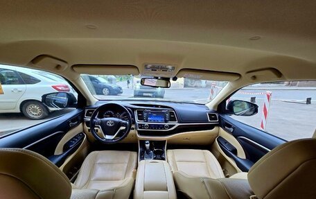 Toyota Highlander III, 2014 год, 3 200 000 рублей, 10 фотография