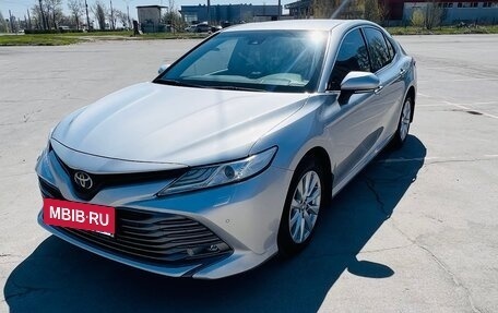 Toyota Camry, 2018 год, 2 790 000 рублей, 2 фотография