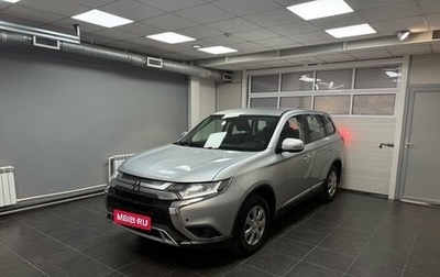 Mitsubishi Outlander III рестайлинг 3, 2019 год, 2 075 000 рублей, 1 фотография